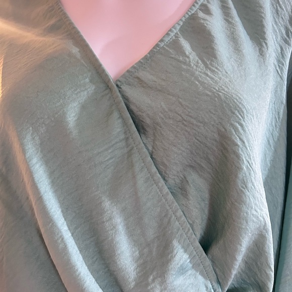 Blue Blush Green Puff Sleeve Wrap Blouse size S - Picture 7 of 9